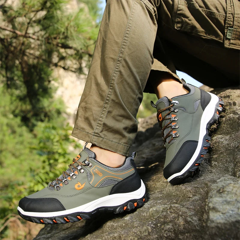 TigleX Wanderschuh in Grau – ergonomisch geformt für stundenlangen Laufkomfort ohne Druckstellen.
fersen