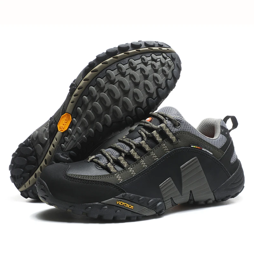 Aufsicht: orthopädischer Wanderschuh in Schwarz-Grau – atmungsaktiv, stoßdämpfend und für anspruchsvolle Outdoor-Strecken geeignet.