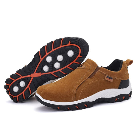 Bequemer Slip-On-Schuh in Braun – atmungsaktiv, rutschfest und ideal bei Fersensporn, Rückenschmerzen oder Hallux valgus.